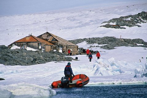 Mawsons_Hut_Antarctica_©_NJ_Russ_Heritage_Expeditions