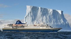 MV_Heritage_Adventurer_Ice_©_Heritage_Expeditions