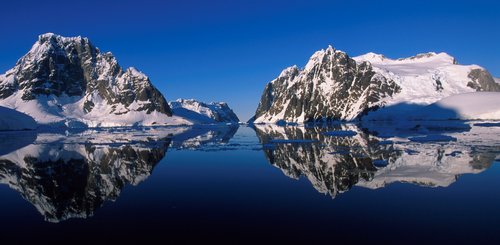 Lemaire_Channel_Antarctica_©_Franco_Banfi_Oceanwide_Expeditions