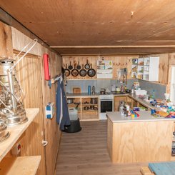 Ice_Camp_Greenland_Living_Kitchen_Greenland_©_Sven_Gust_Northern_Explorers