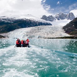 pia_gletscher_cruising_©_Cruceros_Australis