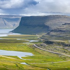 Landschaft bei  Hnjotur am Patreksfjoerdur. Die Westfjorde (Vestfirdir) von Island_©_Martin_Zwick_Naturfoto