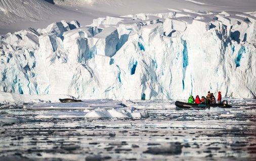 Zodiac_cruising_Antarctica_©_Dietmar_Denger_Oceanwide_Expeditions