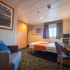 Double_Cabin_320_MS_Quest_©_Eirik_Gronningaet_Arktis_Tours