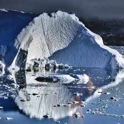 Iceberg_Reflections_Antarctica_©_Aurora_Expeditons_Jan_Auerbach