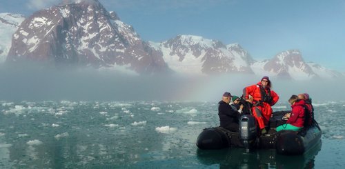 Zodiac_Cruising_Spitsbergen_©_Jutta_Erik_Swanbom_Oceanwide_Expeditions