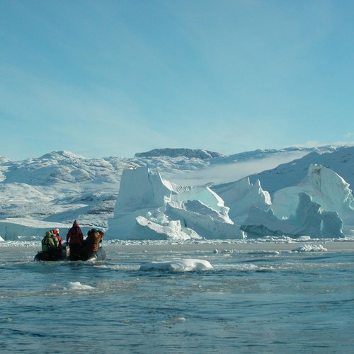 Zodiac_cruise_Scoresbysund_©_Florian_Piper_Oceanwide_Expeditions