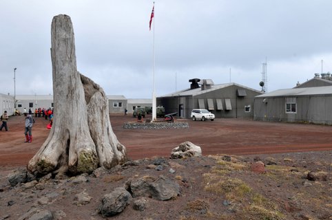 Jan_Mayen_Station_North_Atlantic_©_Jan_Meyer_Oceanwide_Expeditions