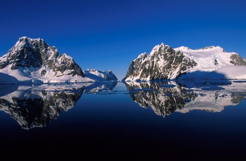 Lemaire_Channel_Antarctica_©_Franco_Banfi_Oceanwide_Expeditions