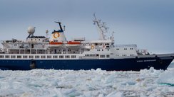 Ocean_Adventurer_Ice_©_Abbey_Weisbrot_Quark_Expeditions