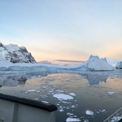 Lemaire_Channel_Ice_Antarctica_©_Antarpply_Expeditions