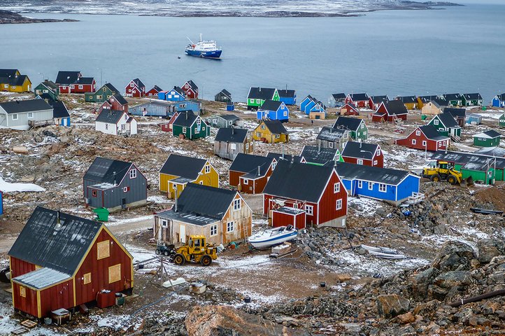 Plancius_Ittoqqortoormiit_Scoresby_Sund_©_Katja_Riedel_Oceanwide_Expeditions