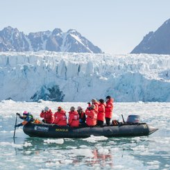 Lilliehookbreen_Zodiac_Svalbard_©_John_Bozinov_Poseidon_Expeditions