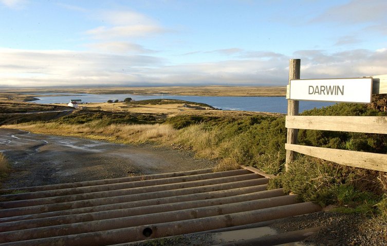 Darwin_sign_©_Falkland_Islands_Holidays