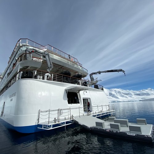 Greg_Mortimer_Activity_Platform_©_Scott_Portelli_Aurora_Expeditions