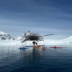 Greg_Mortimer_Kayaks_Activity_Platform_©_Scott_Portelli_Aurora_Expeditions