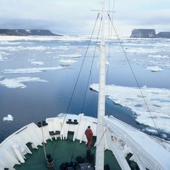 Rubini_Rock_Franz_Josef_Land_©_Ko_de_Korte_Oceanwide_Expeditions