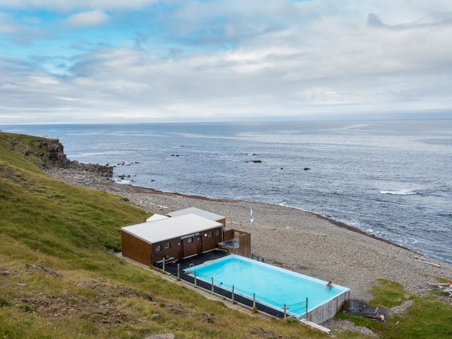 Island_Westfjorde_Arneshreppur_Pool_©_Martin_Zwick_Naturfoto