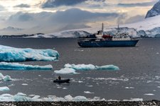 Pourquoi_Pas_Island_Antarctica_©_Tim_Bieber_Oceanwide_Expeditions