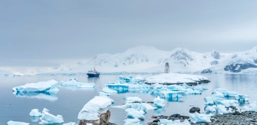 Ortelius_Antarctica_©_Ilja_Reijnen_Oceanwide_Expeditions